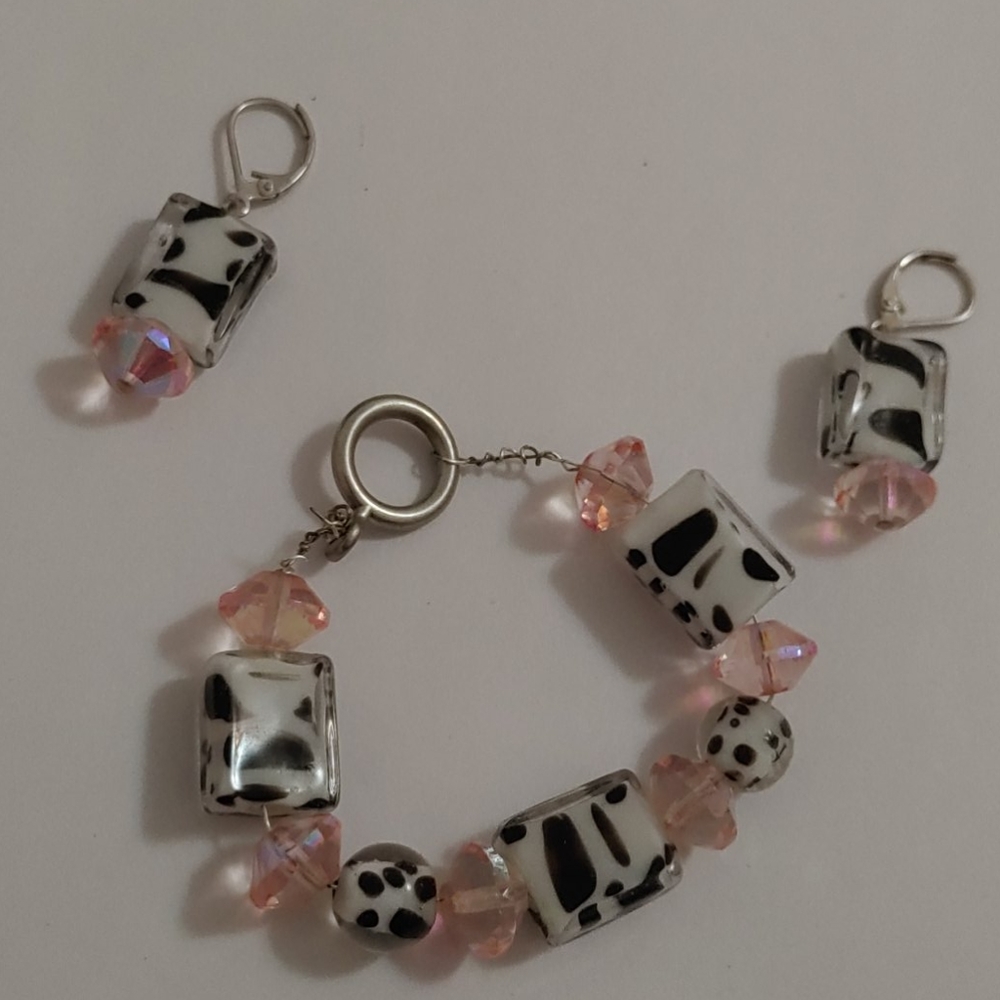 Earings and bracelet
